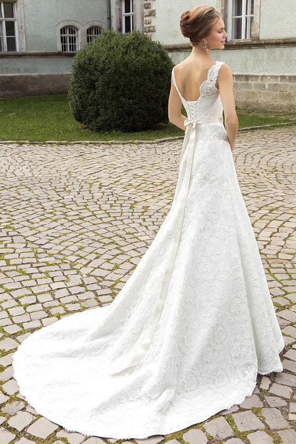 Lace Bridal Gowns Court Train V Neck Royal Wedding Dress