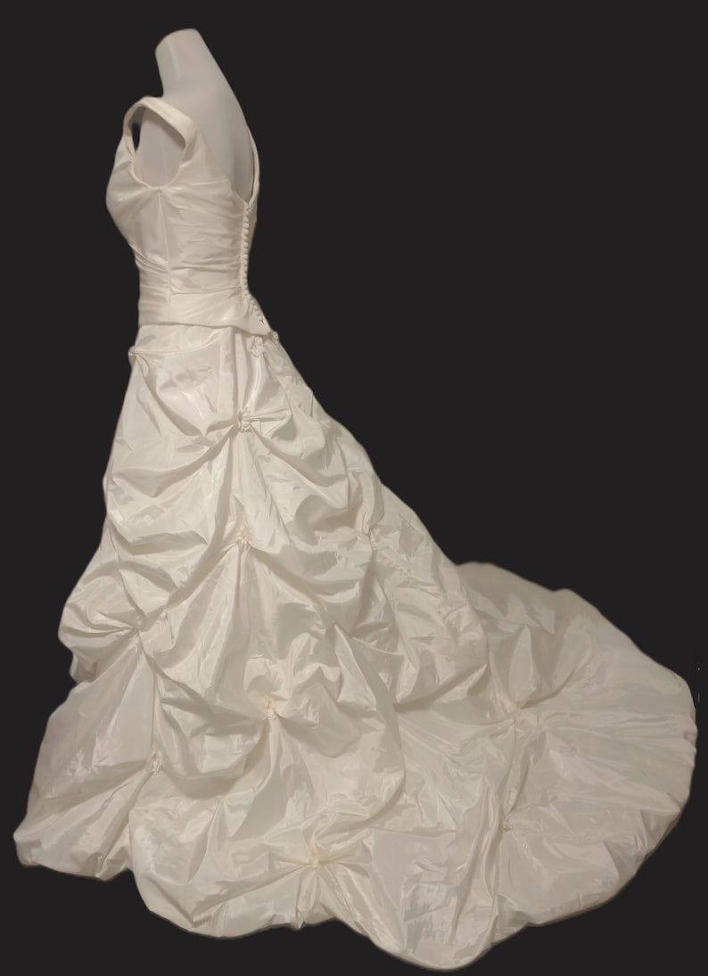 Alexander Vintage Romantic Taffeta Ivory Wedding Gown