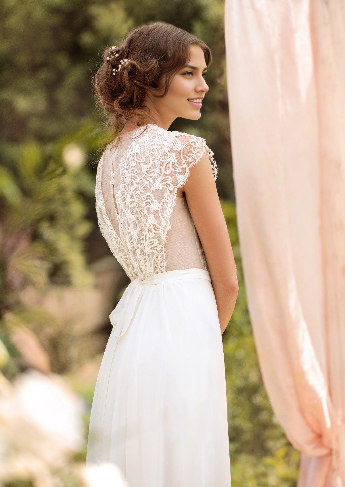 V-Neck Lace Bridal Gown Floor Length Boeknot Wedding Dress