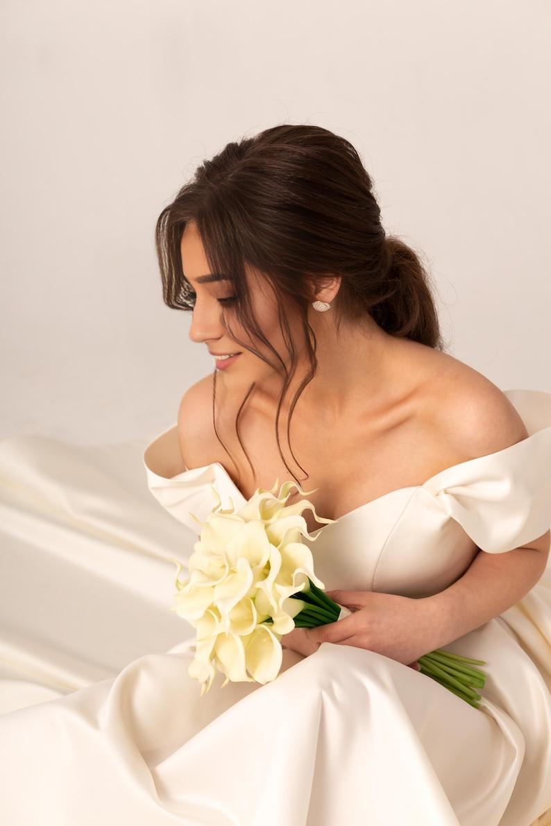 Ivory Satin Lace-up Corset Wedding Dress Simple Off Shoulder White Wedding Dress With A High Slit Modern A Line Bridal Dress