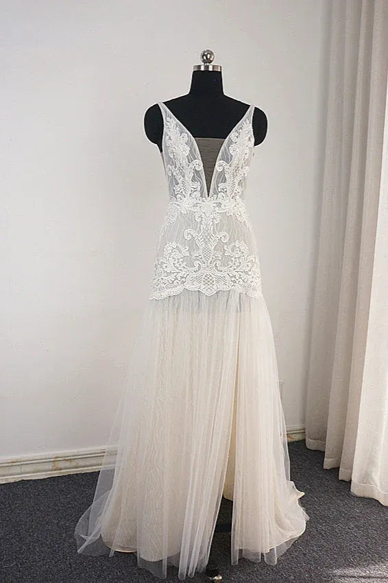 Lightweight Flowy Fabric Romantic Modern Deep V-Neck Lace and Tulle Sheath Wedding Dress with Slit