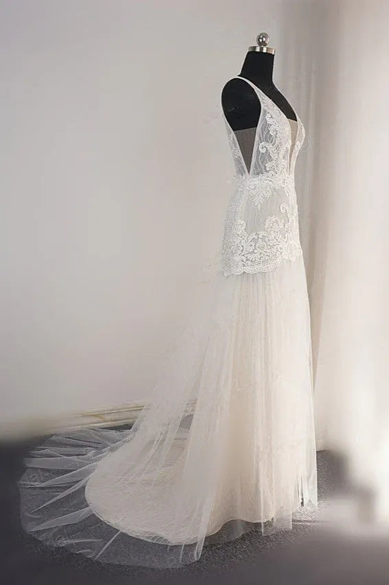 Lightweight Flowy Fabric Romantic Modern Deep V-Neck Lace and Tulle Sheath Wedding Dress with Slit