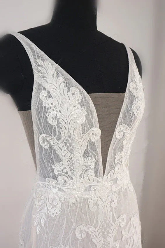 Lightweight Flowy Fabric Romantic Modern Deep V-Neck Lace and Tulle Sheath Wedding Dress with Slit