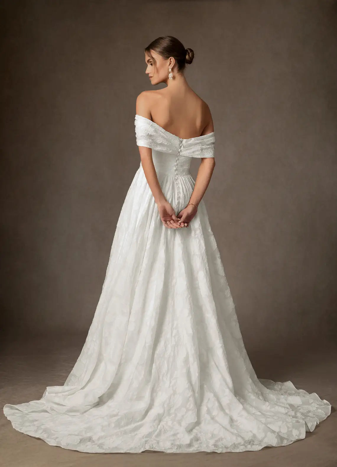 Luxurious floral jacquard construction Floral Jacquard Off-the-Shoulder Ball Gown Wedding Dress