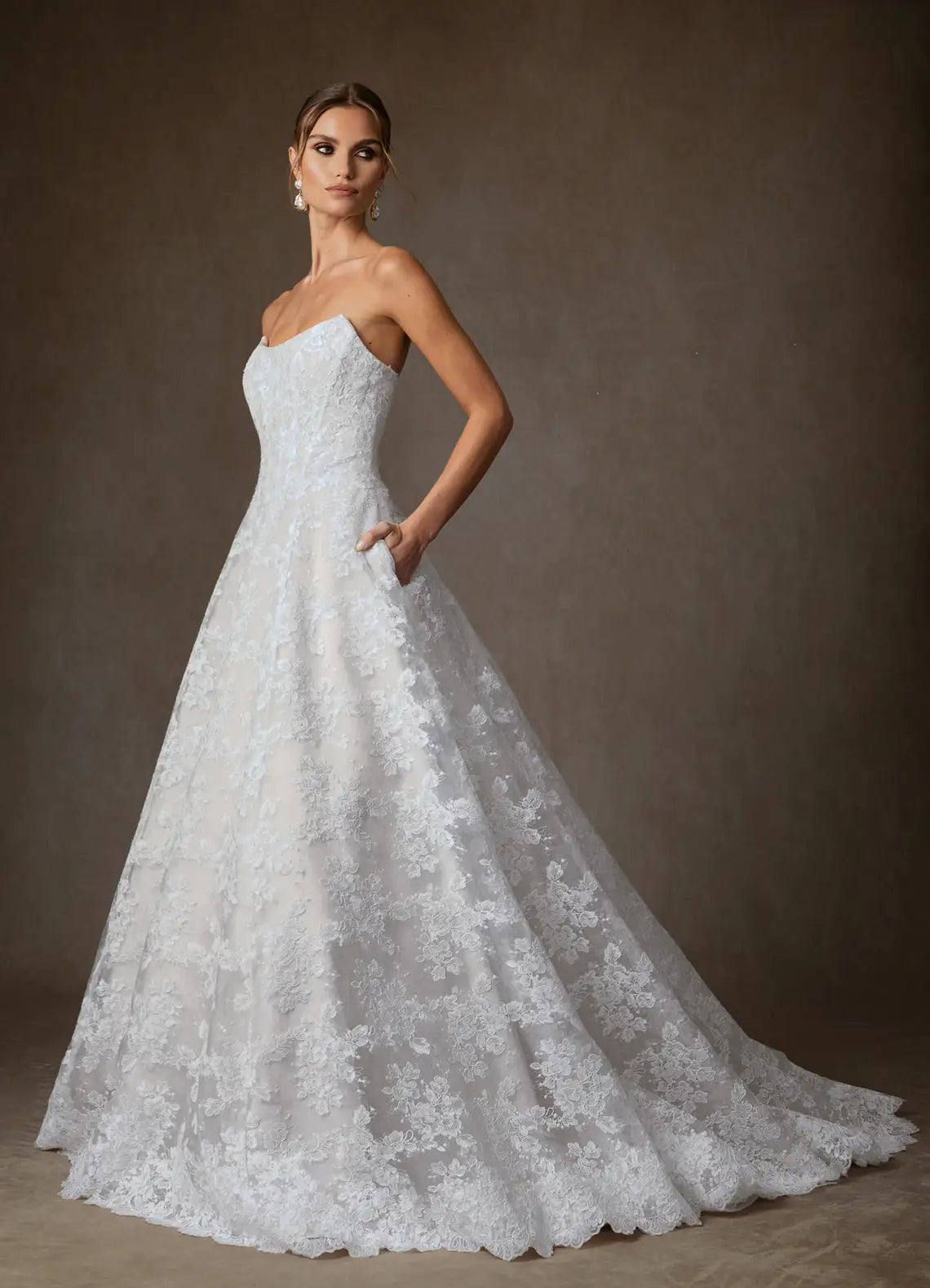 Luxurious all-over floral lace construction Strapless Floral Lace Ball Gown Wedding Dress with Detachable Straps