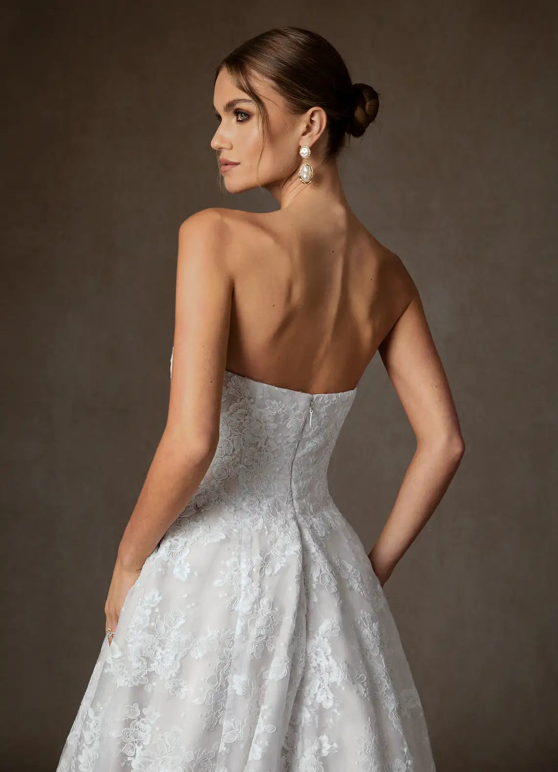 Luxurious all-over floral lace construction Strapless Floral Lace Ball Gown Wedding Dress with Detachable Straps
