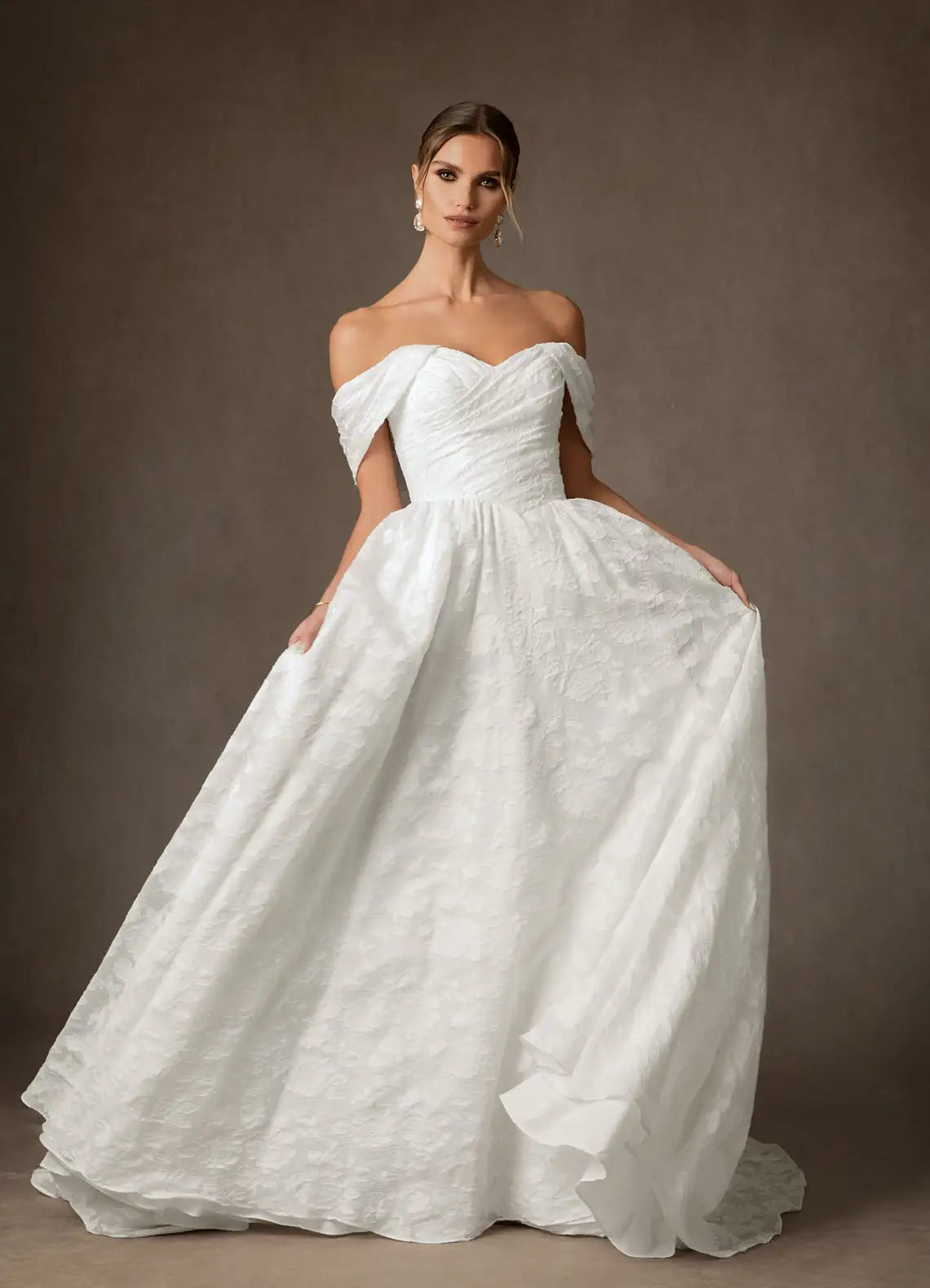 Luxurious floral jacquard construction Floral Jacquard Off-the-Shoulder Ball Gown Wedding Dress