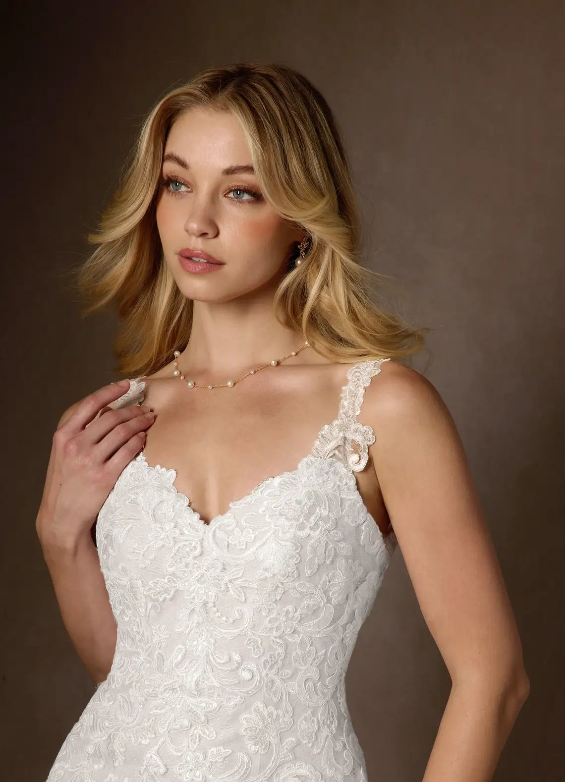 Luxurious floral lace and tulle construction Floral Lace Mermaid Wedding Dress with Spaghetti Straps