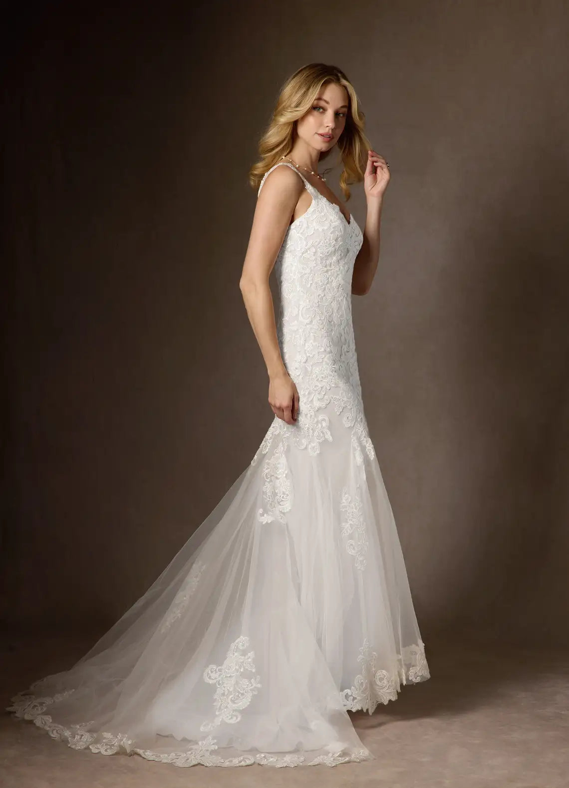 Luxurious floral lace and tulle construction Floral Lace Mermaid Wedding Dress with Spaghetti Straps