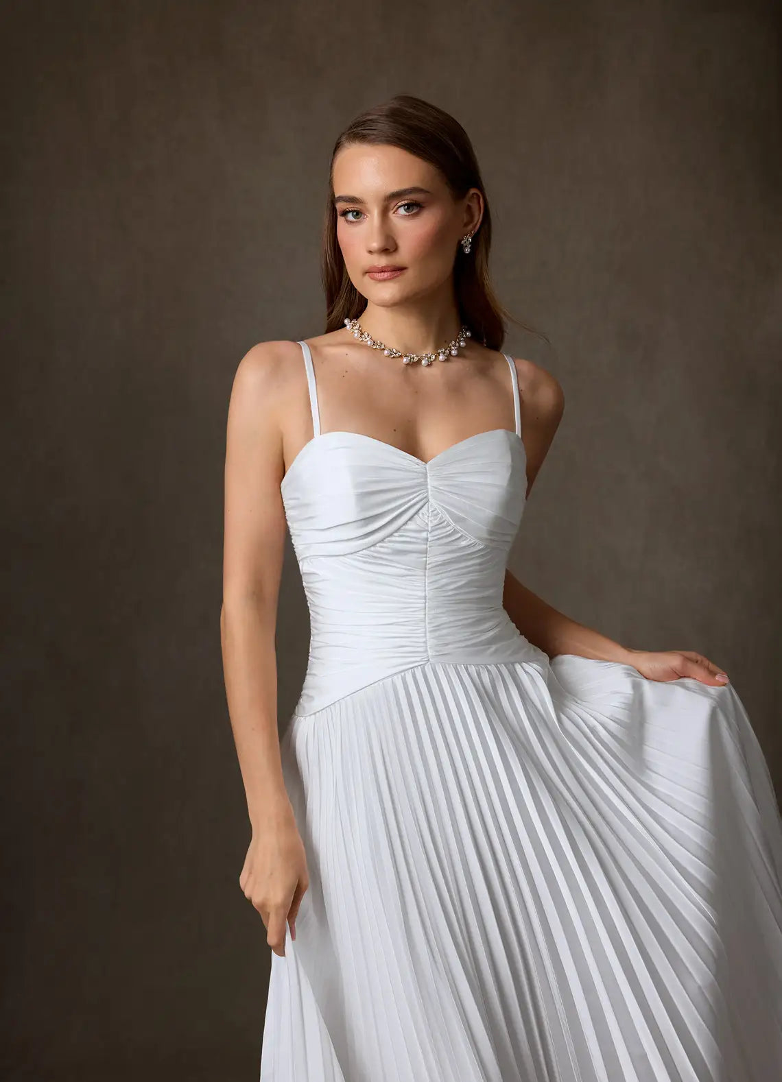 Minimalist Vintage Modern Aesthetic Strapless Sweetheart Pleated Chiffon A-Line Wedding Dress