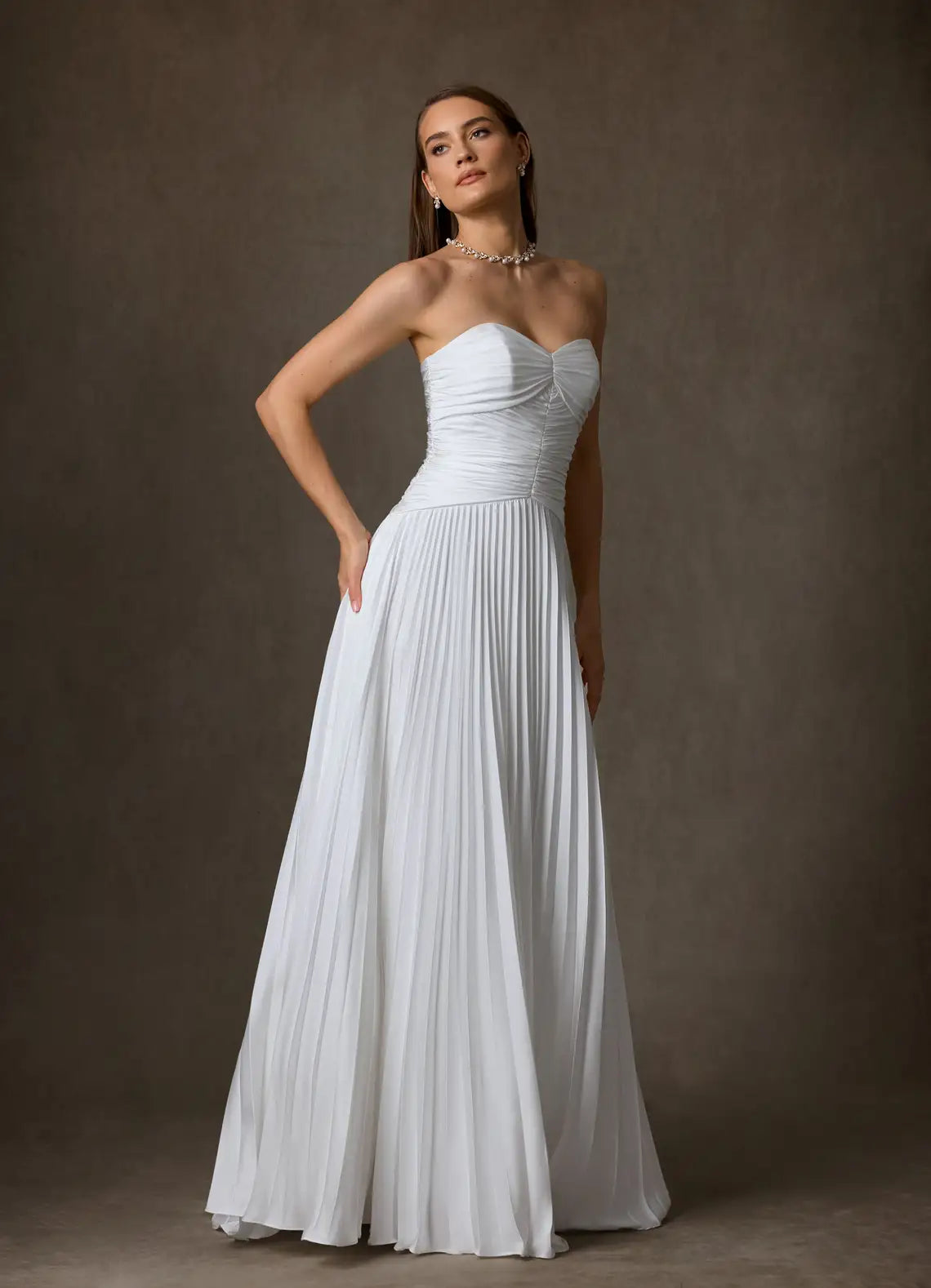 Minimalist Vintage Modern Aesthetic Strapless Sweetheart Pleated Chiffon A-Line Wedding Dress