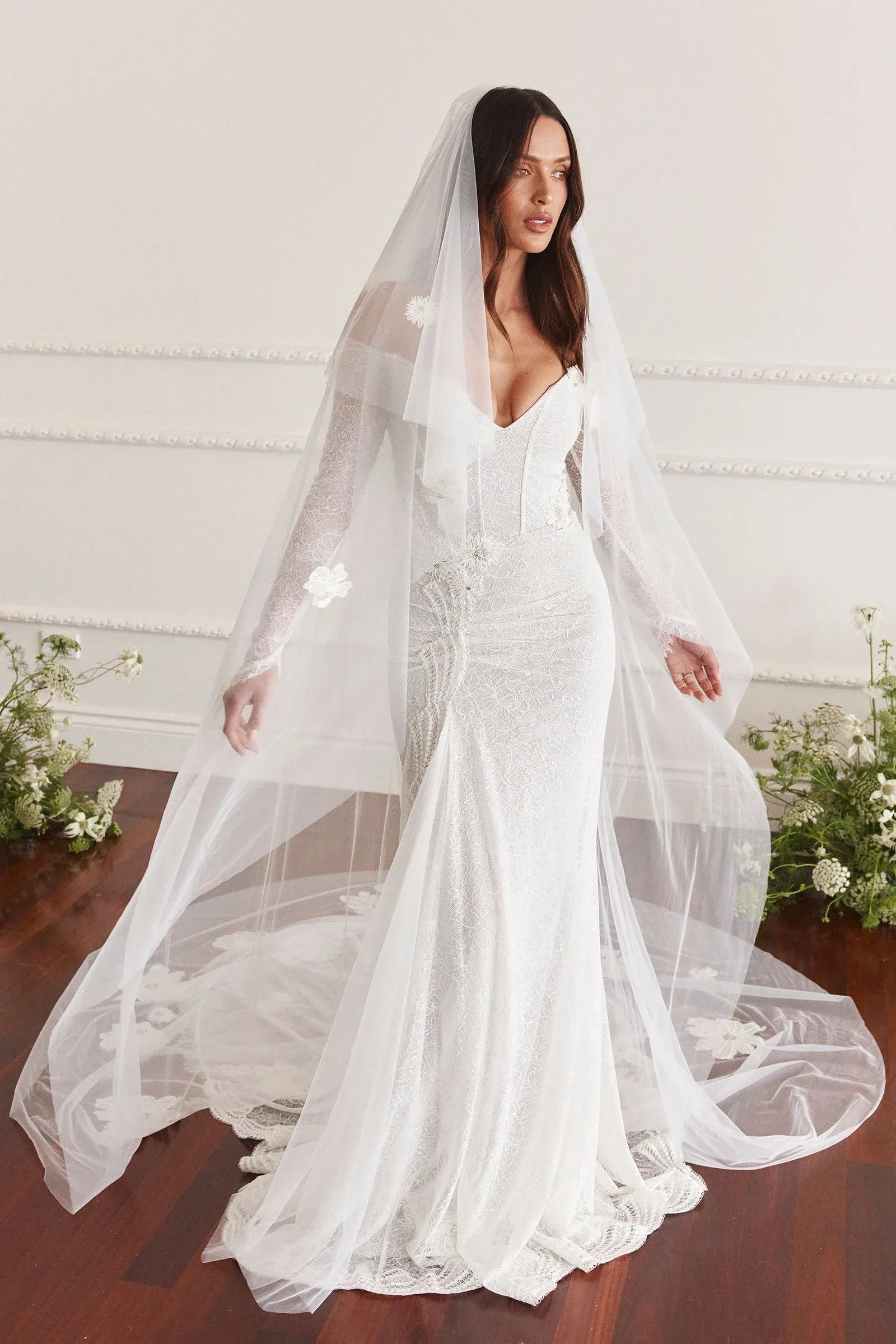 Modern Elegant Off-the-Shoulder Lace Mermaid Wedding Dress with Floral Appliques & Sheer Veil