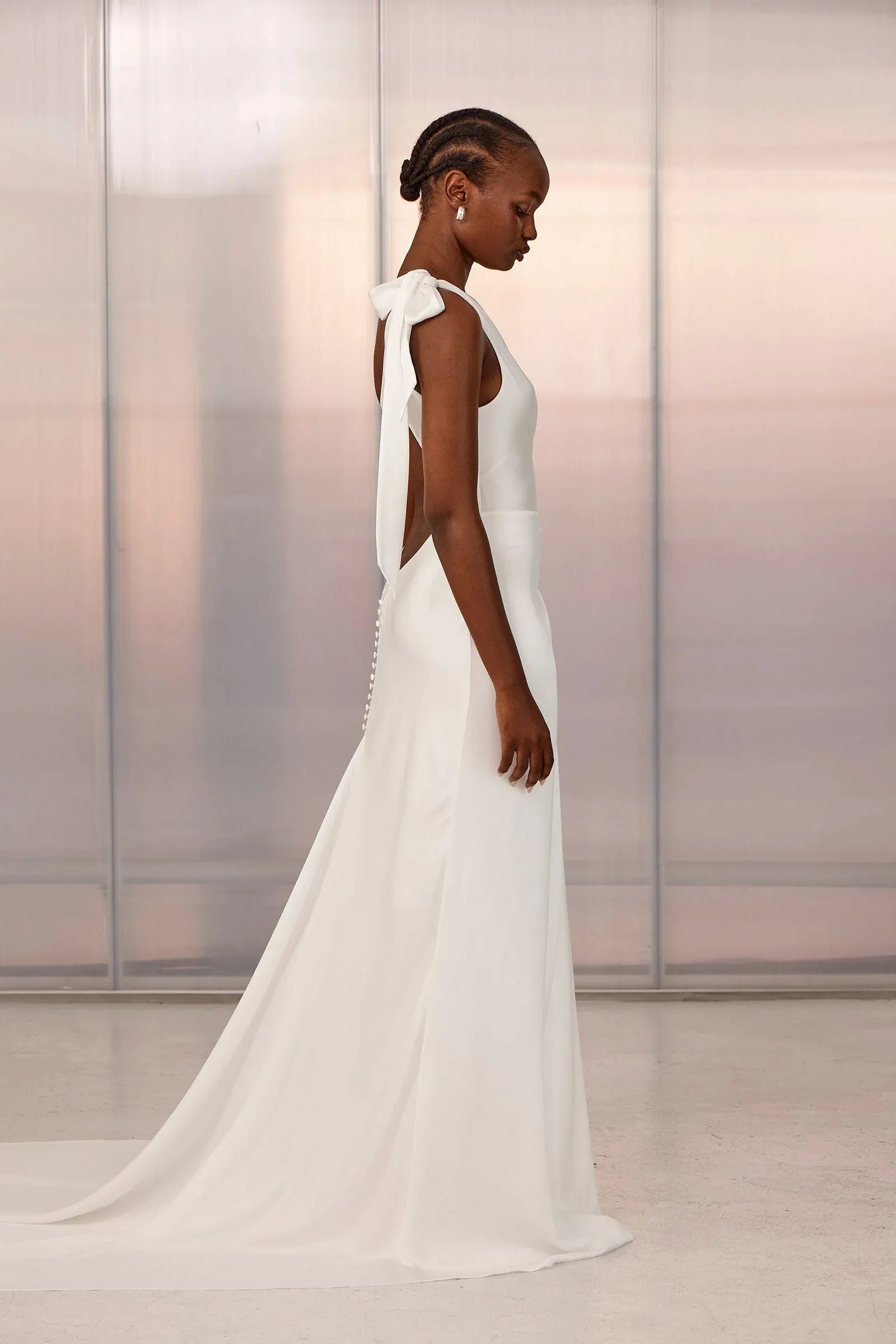 Modern Elegant One-Shoulder Crepe Mermaid Wedding Dress with Cut-Out Back & High Slit