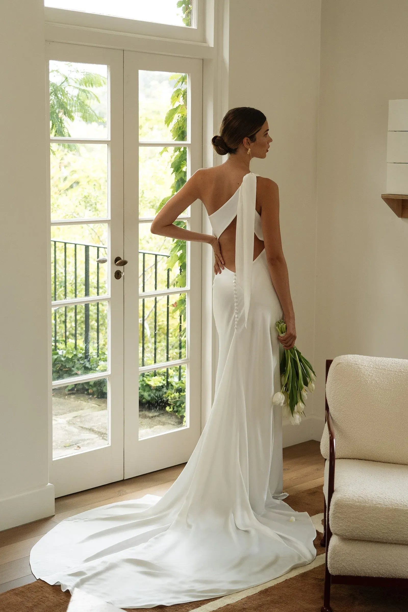 Modern Elegant One-Shoulder Crepe Mermaid Wedding Dress with Cut-Out Back & High Slit