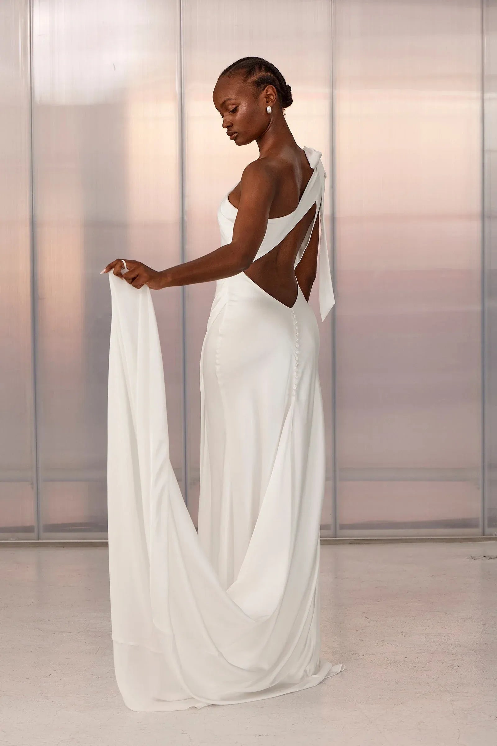 Modern Elegant One-Shoulder Crepe Mermaid Wedding Dress with Cut-Out Back & High Slit
