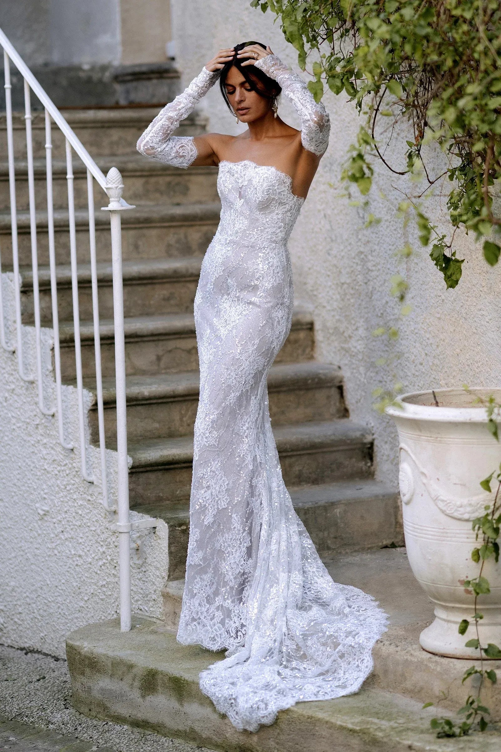 Modern Elegant Strapless Sparkling Lace Mermaid Wedding Dress with Detachable Sleeves & Bow Train