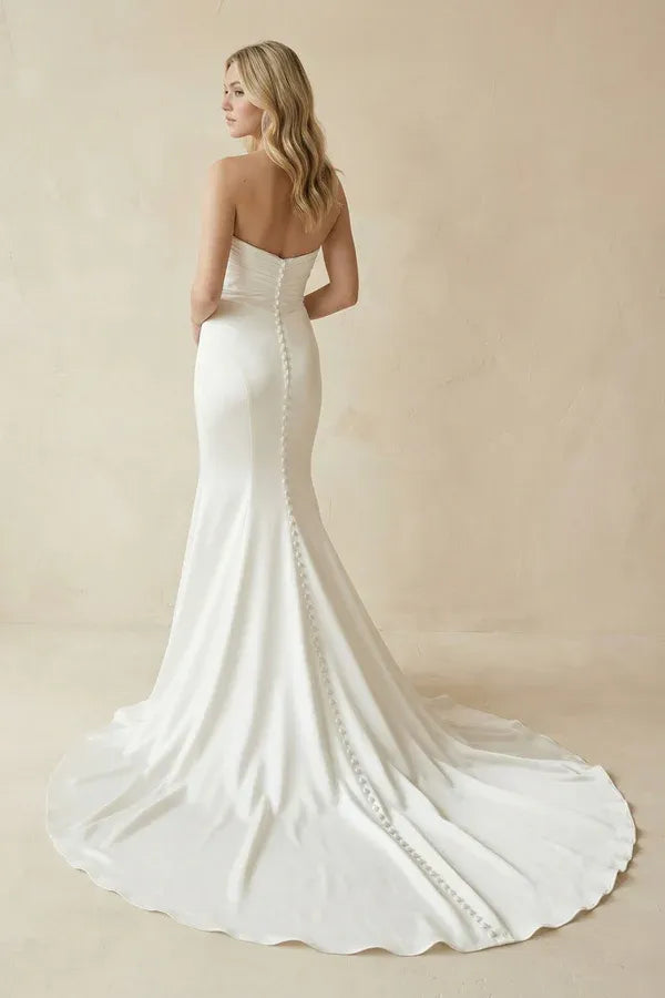 Modern Fashion Chapel Train Strapless Ruched Satin Mermaid Wedding Dress with Button Back