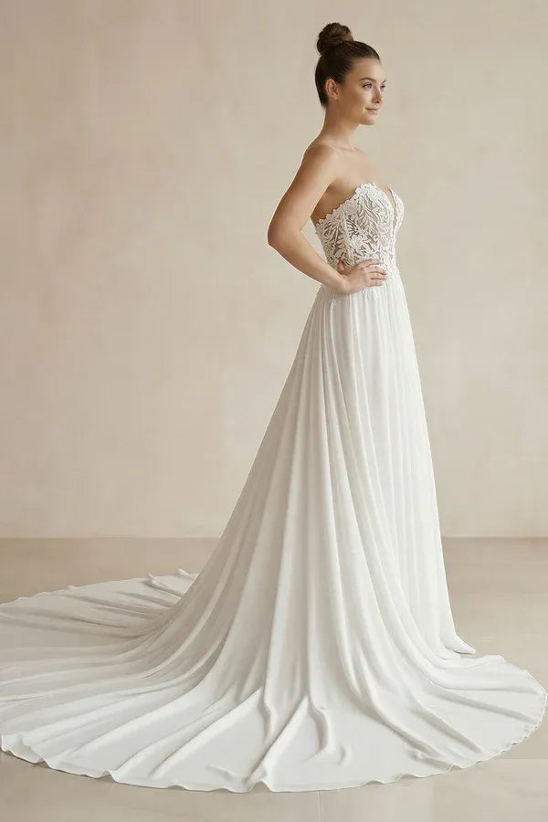 Modern Fashion Floor-Length Strapless Lace A-Line Wedding Dress with Plunging Neckline