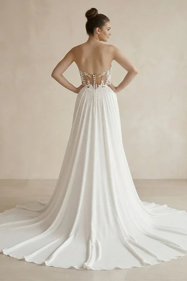 Modern Fashion Floor-Length Strapless Lace A-Line Wedding Dress with Plunging Neckline