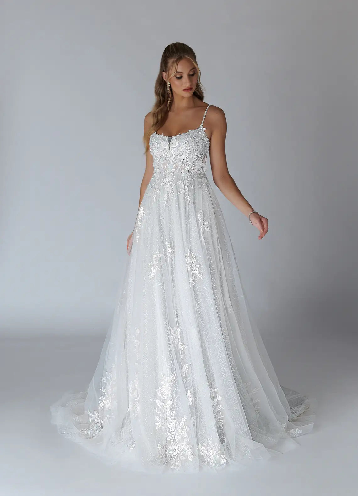 Modern Fashion Floral Lace Tulle A-Line Wedding Dress with Spaghetti Straps and Sheer Corset