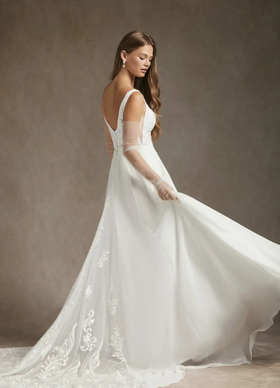 Modern Fashion Low V-back With Button Closure Lace & Chiffon A-Line Wedding Dress with V-Neck and High Slit