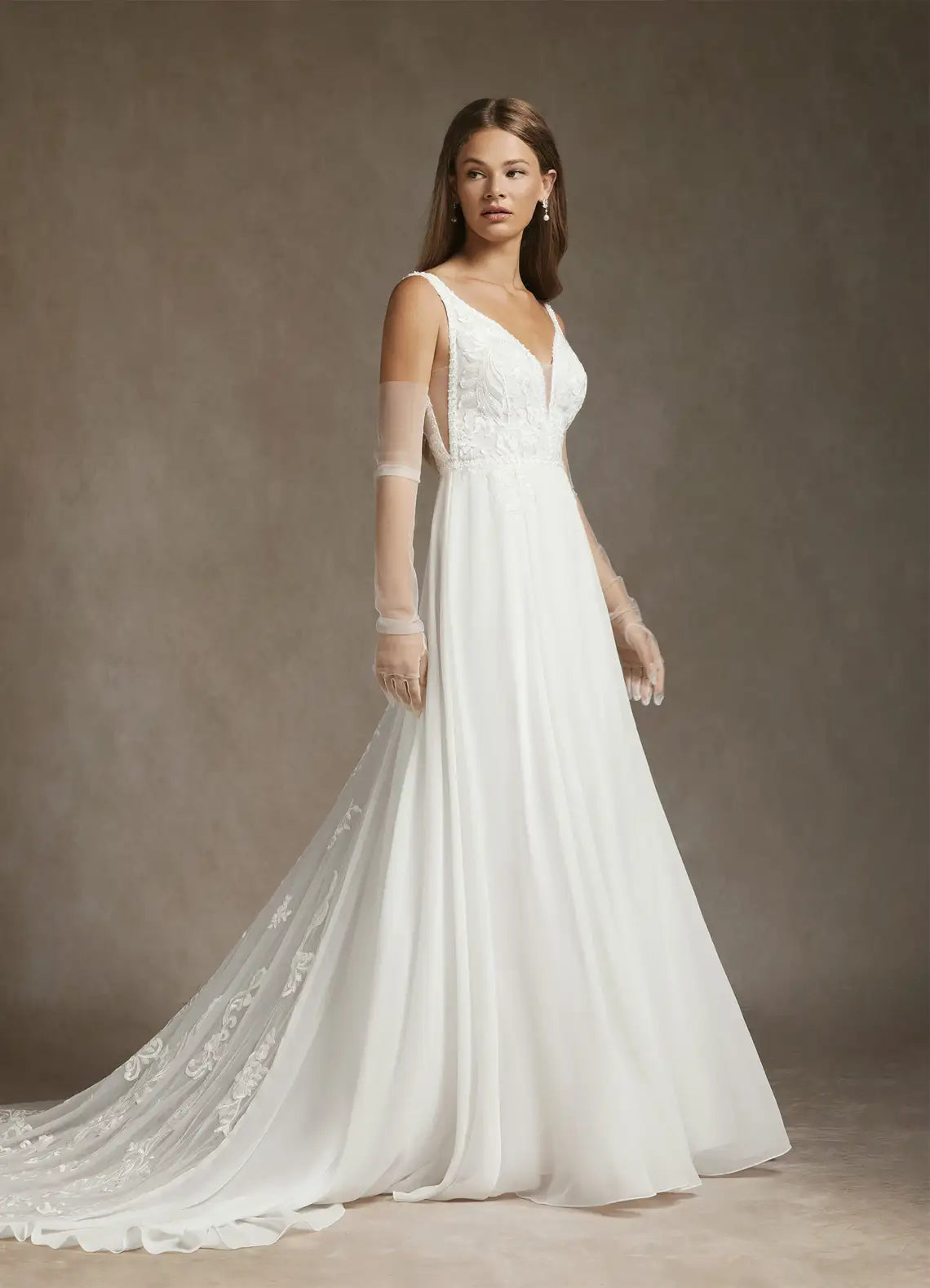 Modern Fashion Low V-back With Button Closure Lace & Chiffon A-Line Wedding Dress with V-Neck and High Slit