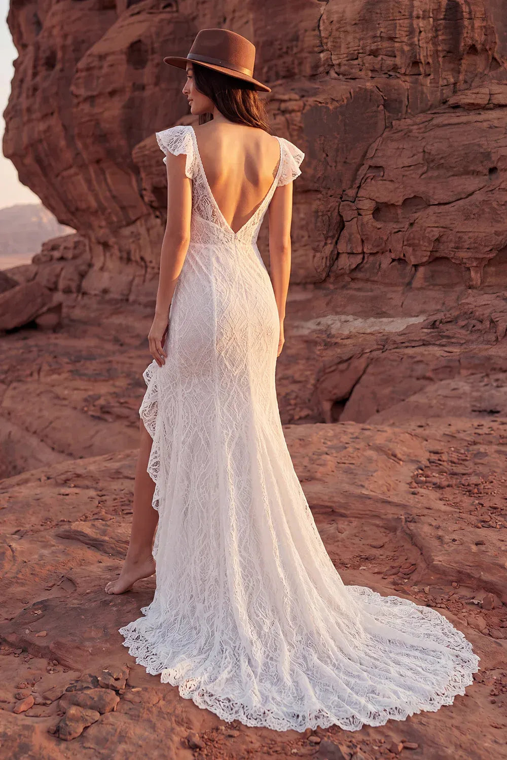 Modern V-Neck Flutter Strap Lace Mermaid Wedding Dress Sleeveless Brush Train with Slit