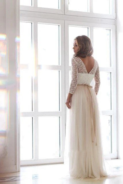 Scoop Neck Long Sleeve Tulle Wedding Dress With Lace Bodice V Back Wedding Gowns