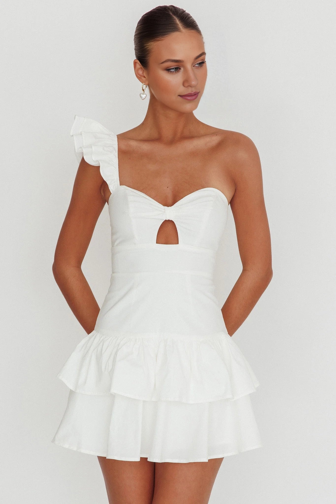 Playful mini ruffled bust with lock hole details, heart-shaped neckline, invisible back zipper, Homecoming Dresses