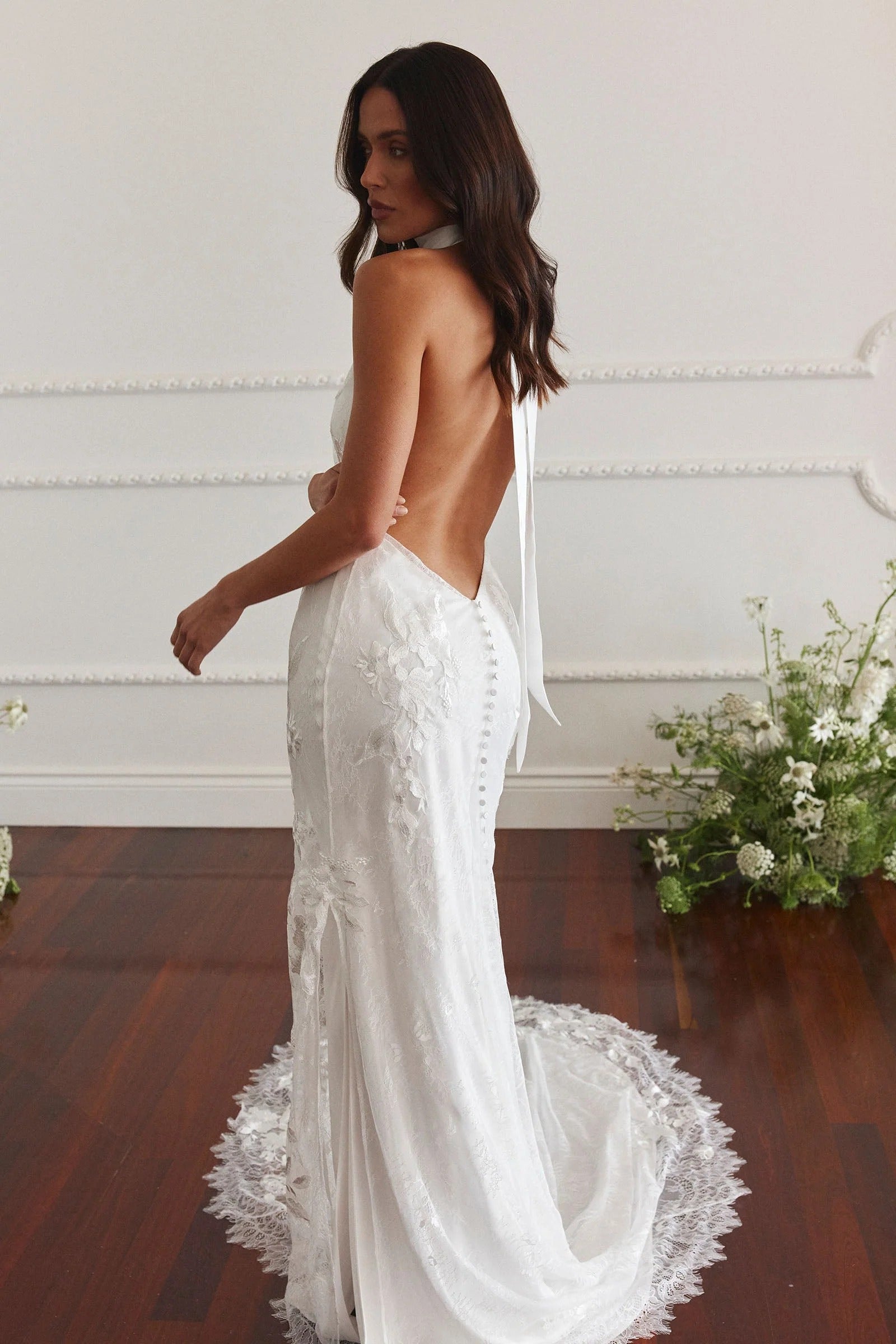 Romantic Halter Neck White 3D Floral Lace Mermaid Wedding Dress with Open Back and Veil