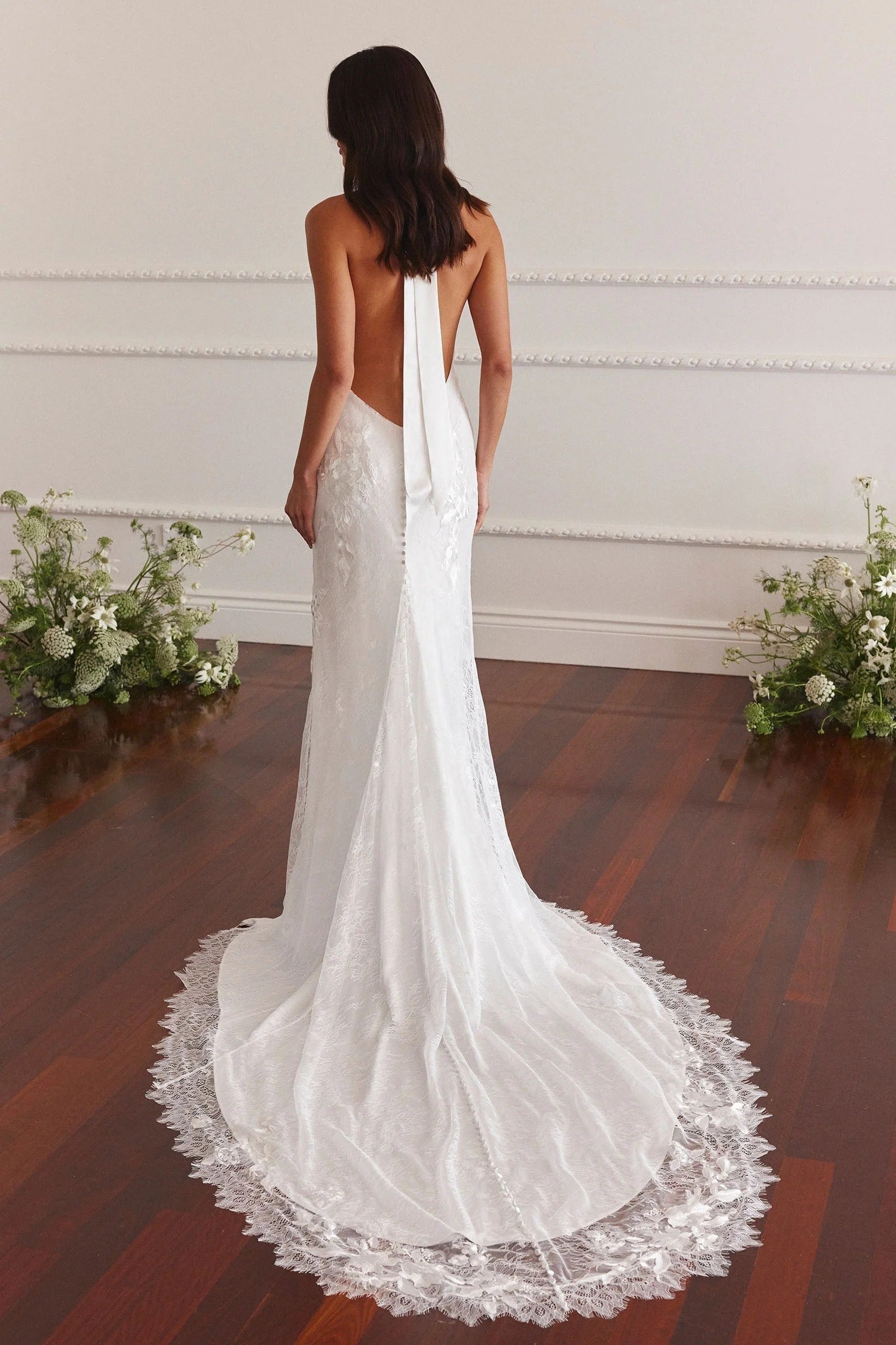 Romantic Halter Neck White 3D Floral Lace Mermaid Wedding Dress with Open Back and Veil