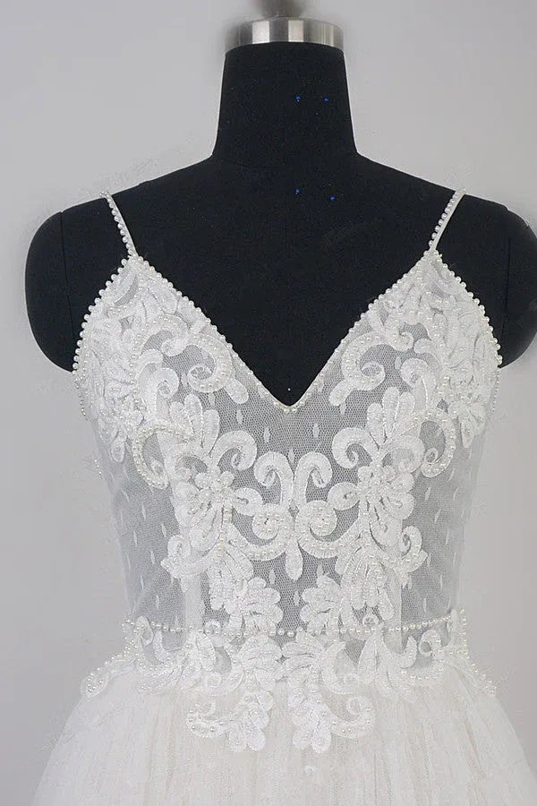 Romantic Modern Solid Color Spaghetti Strap Lace Tulle A-Line Chapel Train Wedding Dress with V-Neck