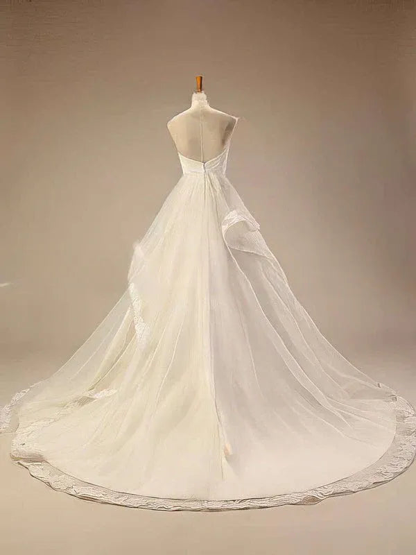 Romantic Modern Strapless Tiered Lace Tulle A-Line Brush Train Wedding Dress with Sweetheart Neckline