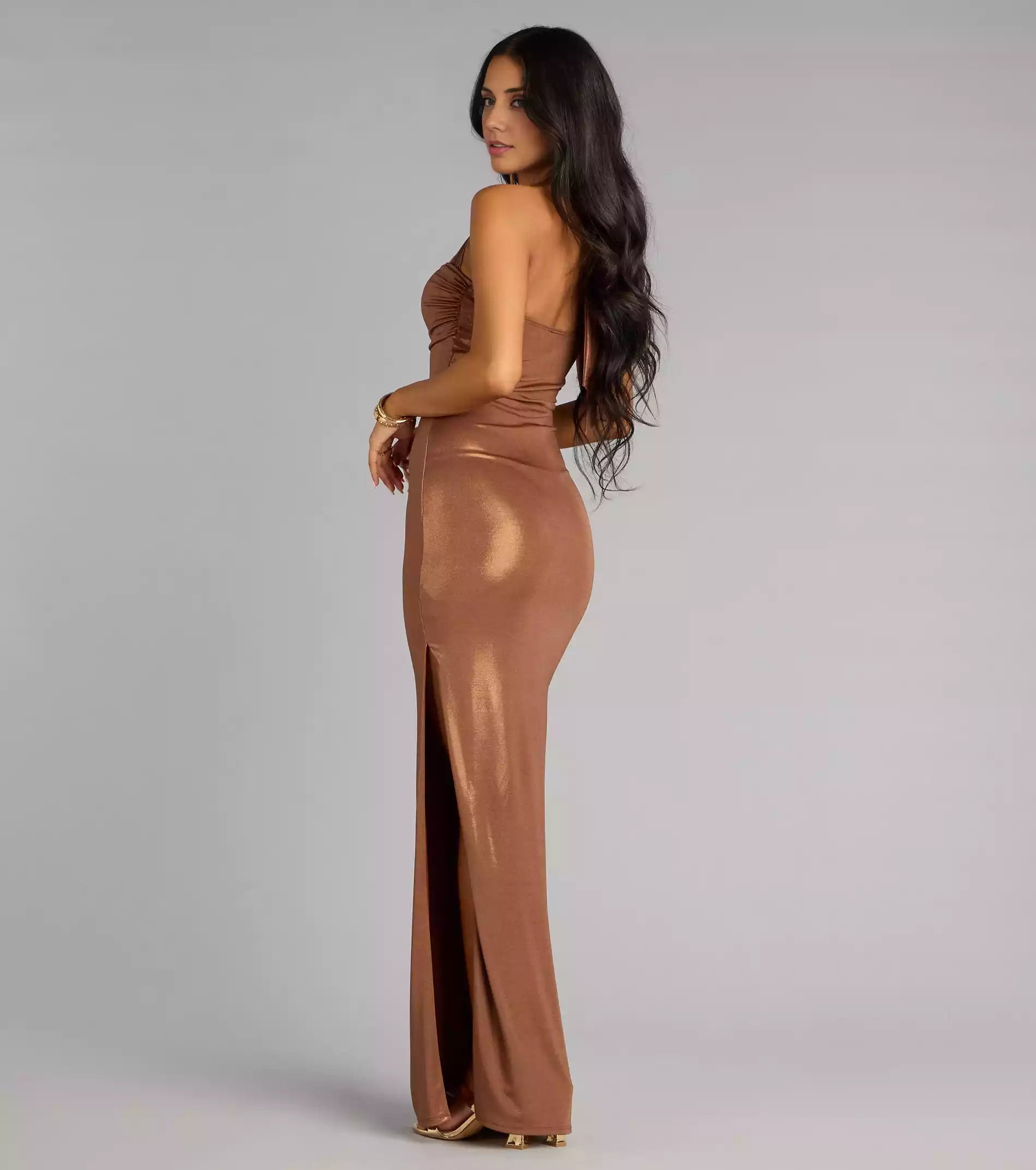 Simple square hanging neck collar, high slit, floor length skirt, close fitting silhouette Prom Dresses