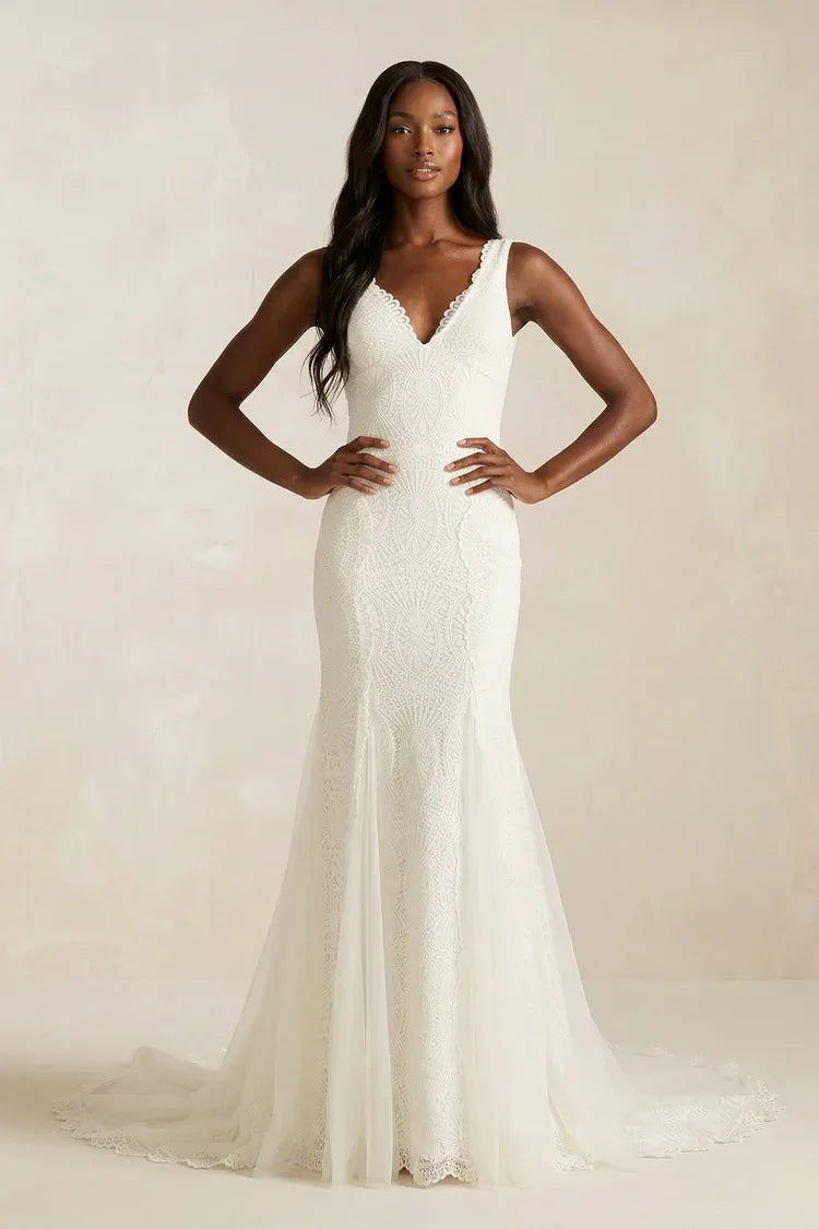Sleeveless V-Neck Geometric Lace Mermaid Elegant Scalloped Lace Wedding Dress  Low Back