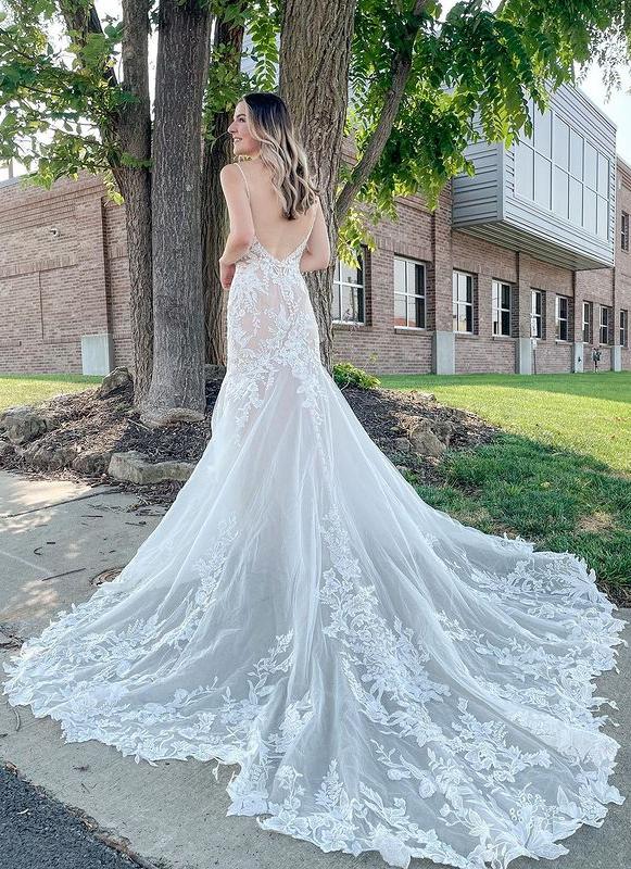 Dingji WeddingjiDress Spaghetti Straps Lace Open Back With Applique Sweep Train Wedding Dresses