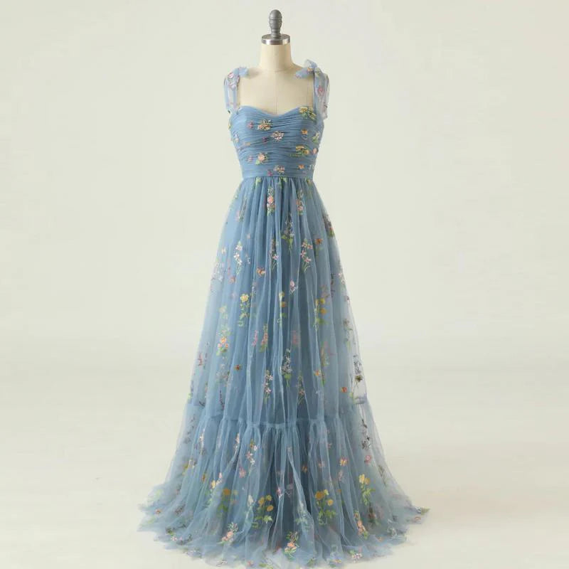 Chic Spaghetti Straps Prom Dress A Line Long Evening Dresses with Appliques