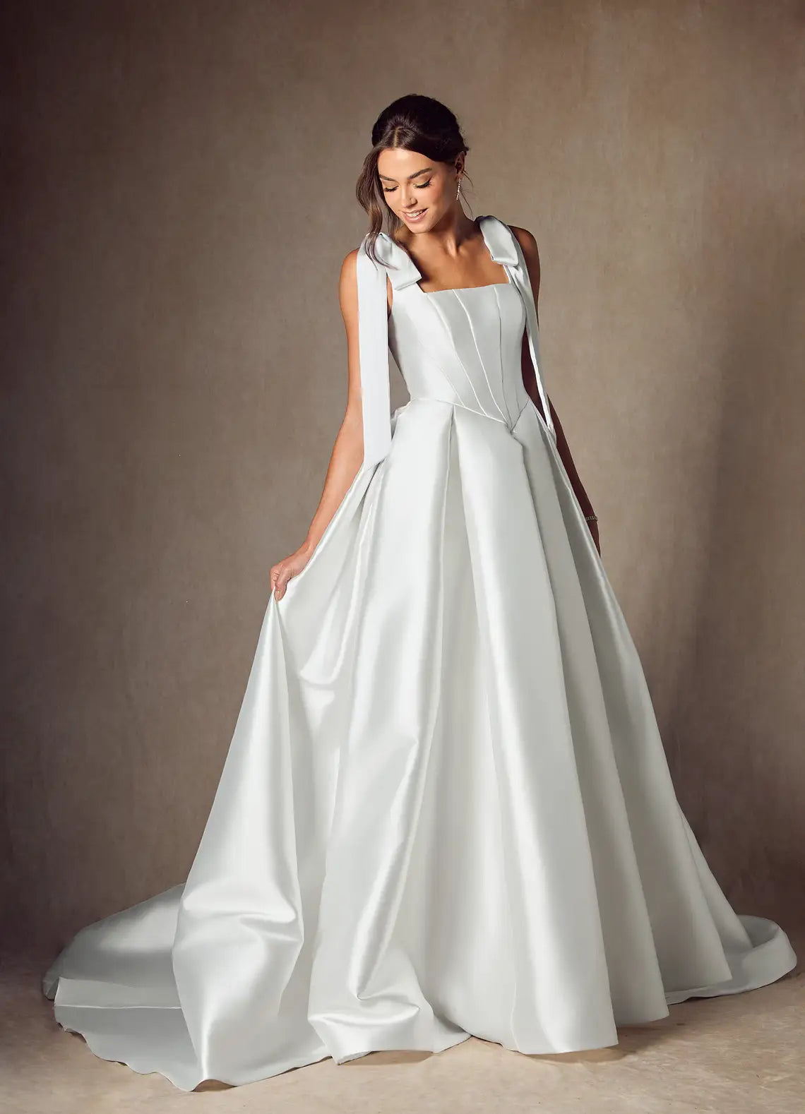 Square Neckline With Bow Shoulder Straps Satin Ball Gown Wedding Dress with Bow Shoulder Straps