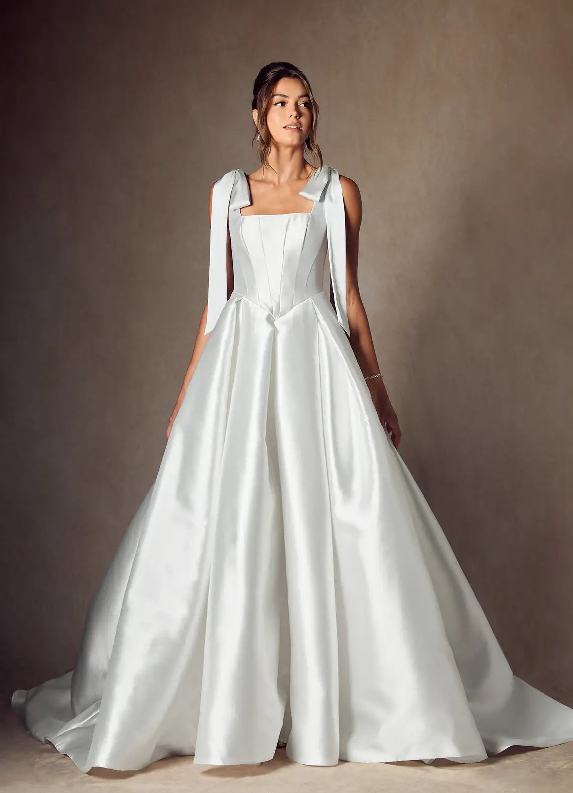 Square Neckline With Bow Shoulder Straps Satin Ball Gown Wedding Dress with Bow Shoulder Straps
