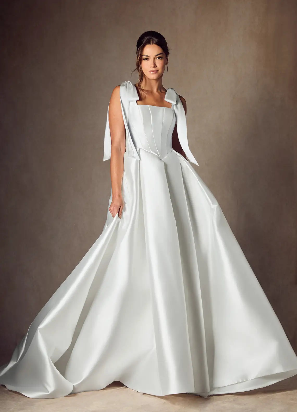 Square Neckline With Bow Shoulder Straps Satin Ball Gown Wedding Dress with Bow Shoulder Straps