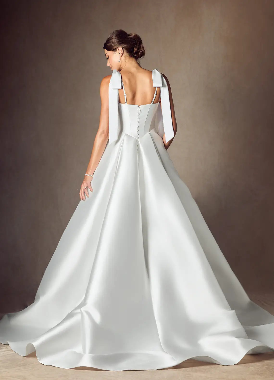 Square Neckline With Bow Shoulder Straps Satin Ball Gown Wedding Dress with Bow Shoulder Straps