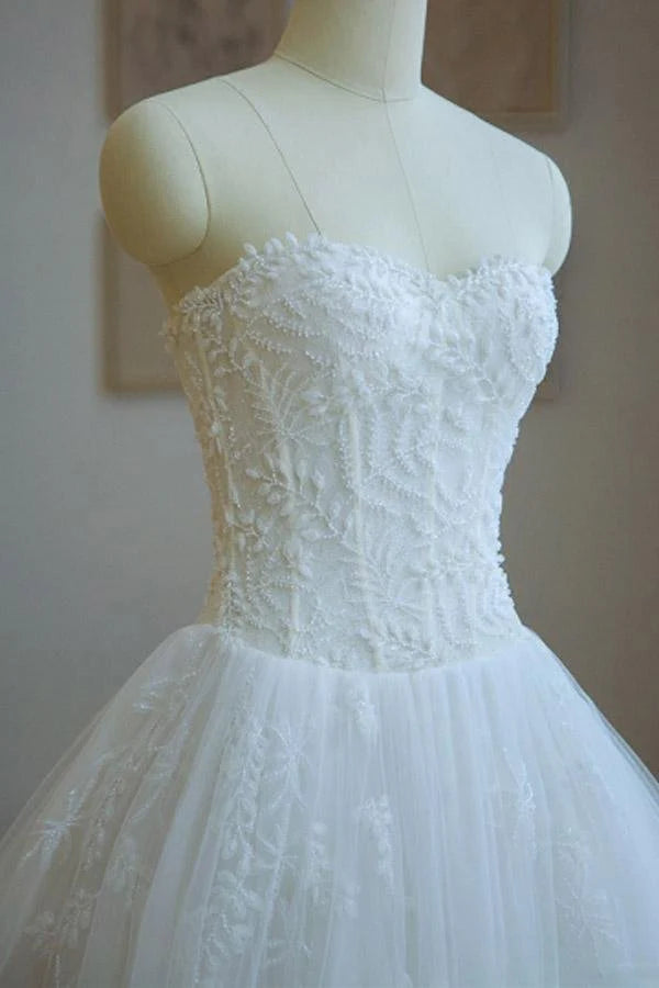 Ball Gown Strapless Lace Appliques A Line Chapel Train Wedding Dress