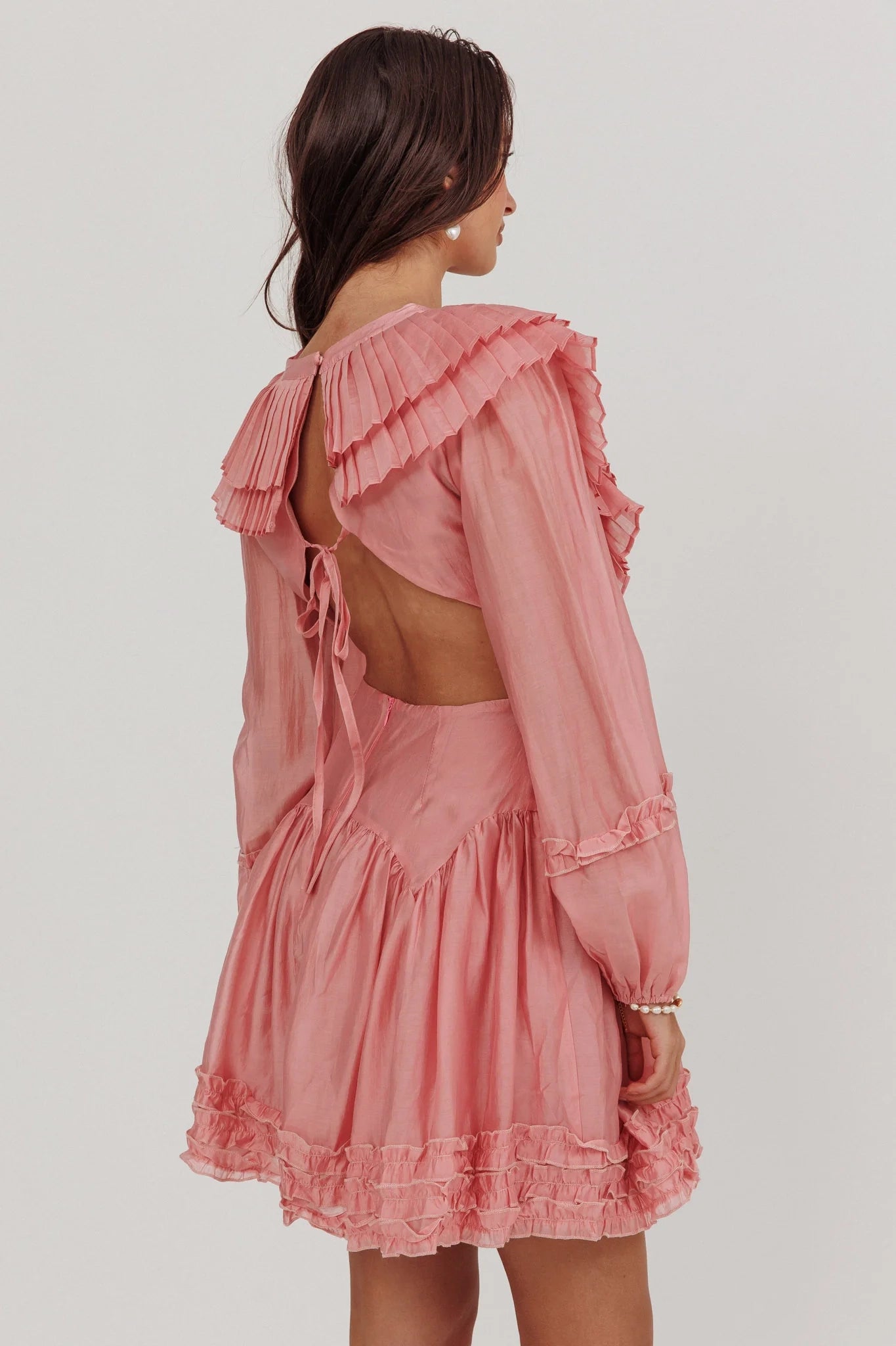 Stunning pleated sailor collar with backless straps, cute and gorgeous, has become the focus of attention for Homecoming Dresses