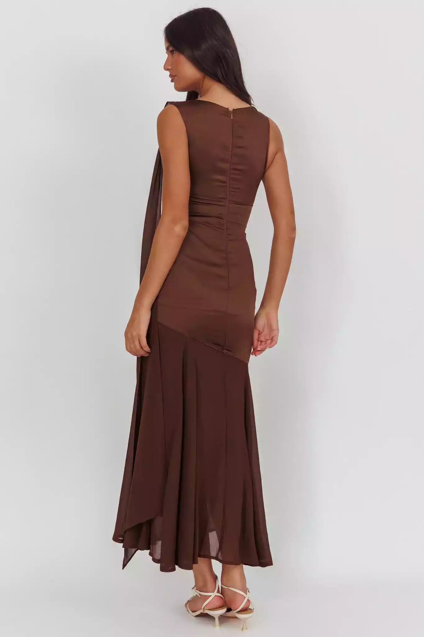 Stunning sleeveless lining with lock hole chest, hanging details, zipper on the back Prom Dresses