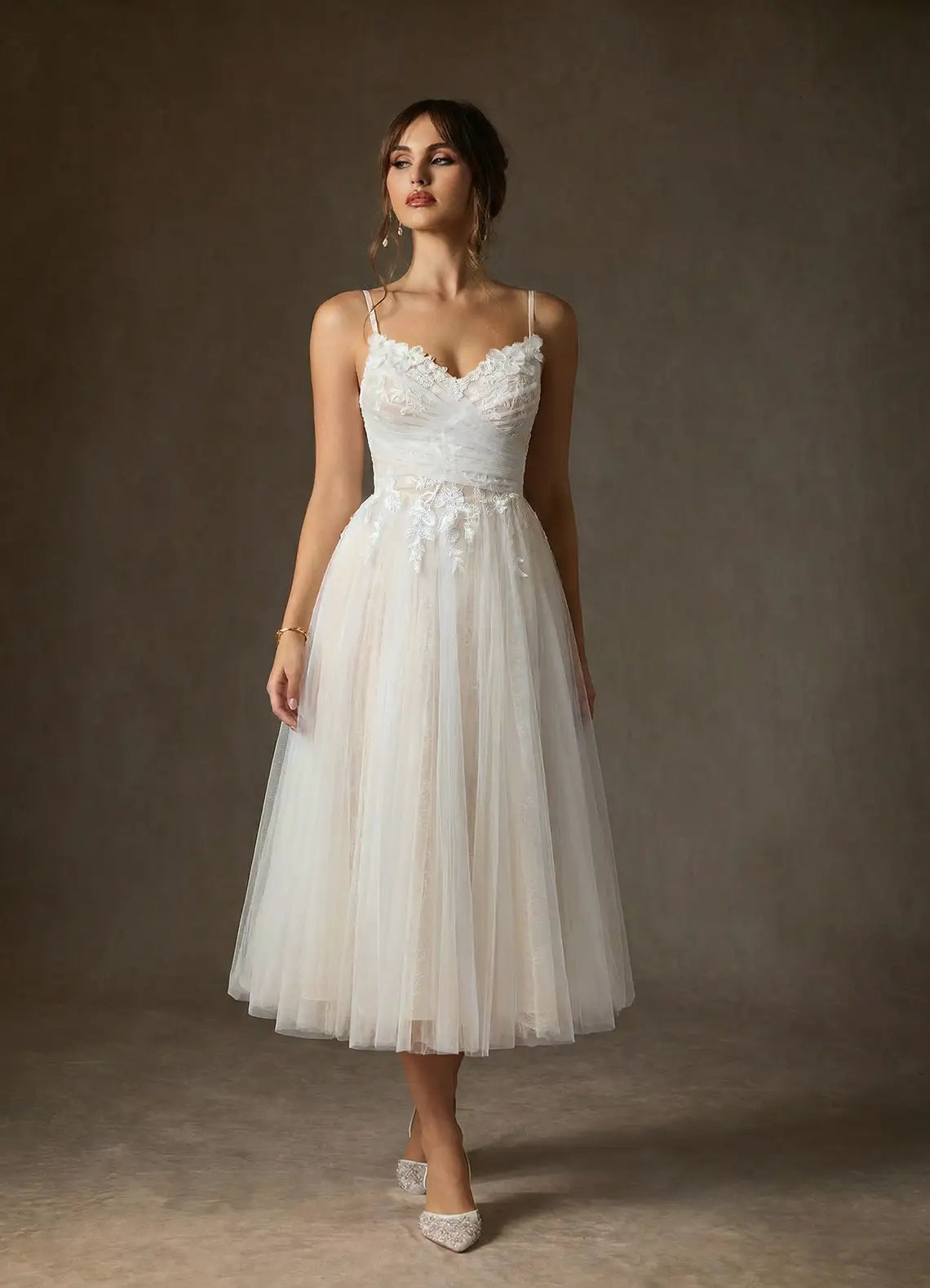 Sweetheart Neckline With 3D Floral Appliqués Spaghetti Strap Lace Midi Wedding Dress with Bow Back