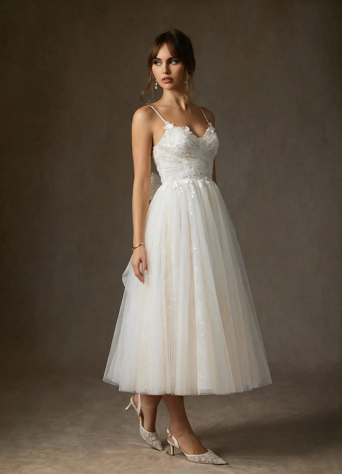Sweetheart Neckline With 3D Floral Appliqués Spaghetti Strap Lace Midi Wedding Dress with Bow Back