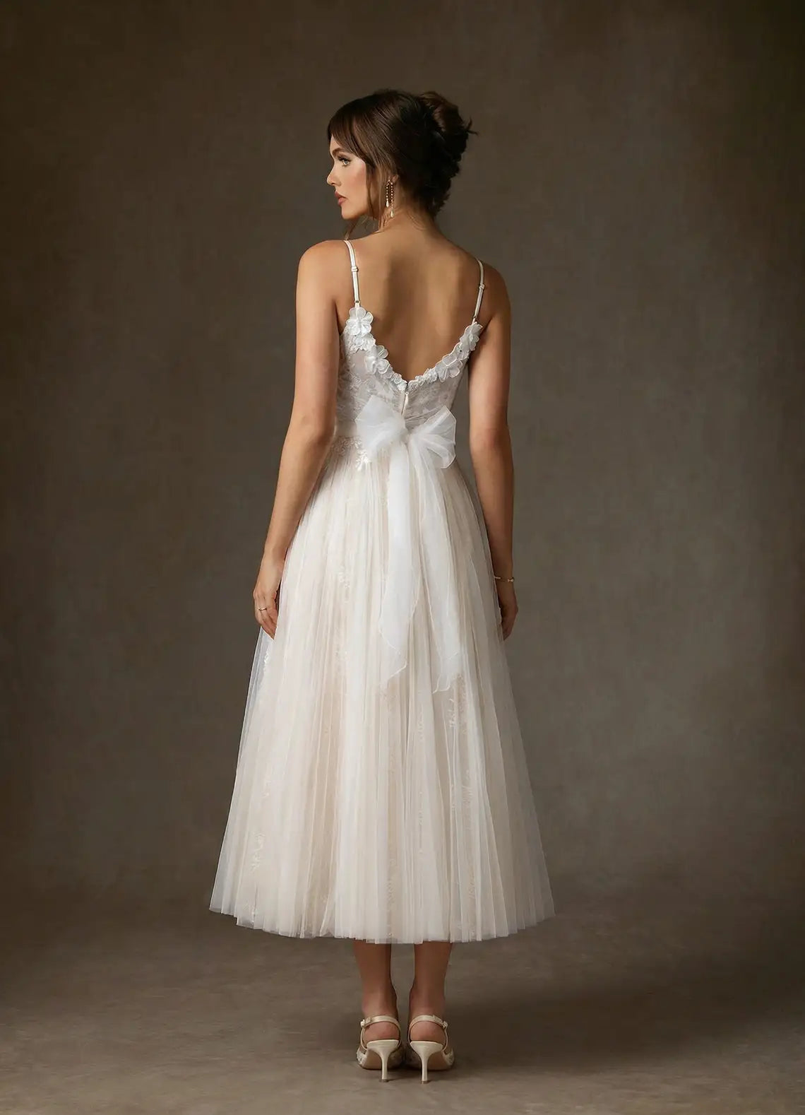 Sweetheart Neckline With 3D Floral Appliqués Spaghetti Strap Lace Midi Wedding Dress with Bow Back