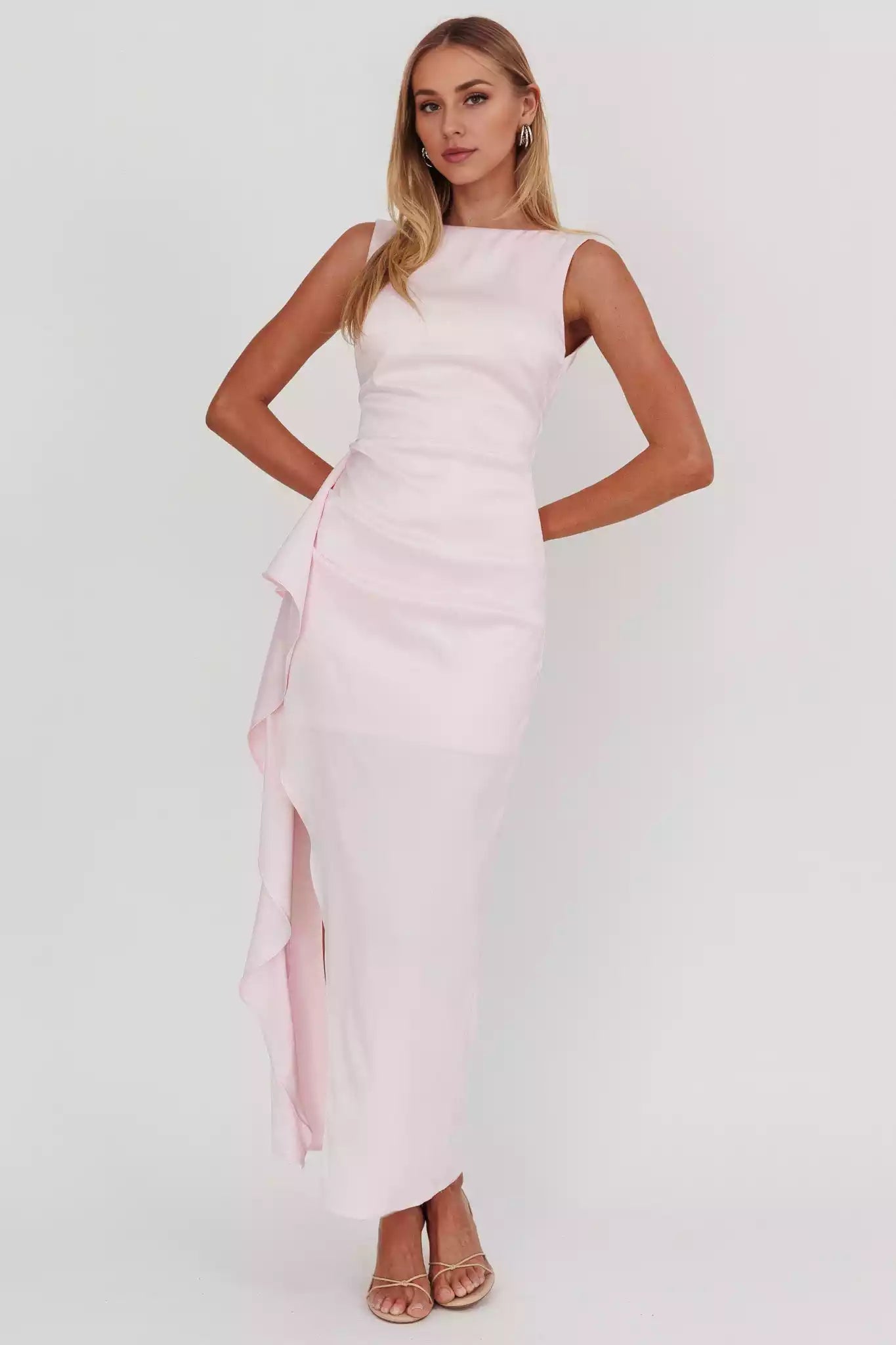The eye-catching side slit lining and back zipper of the boat collar are your ideal choice Prom Dresses