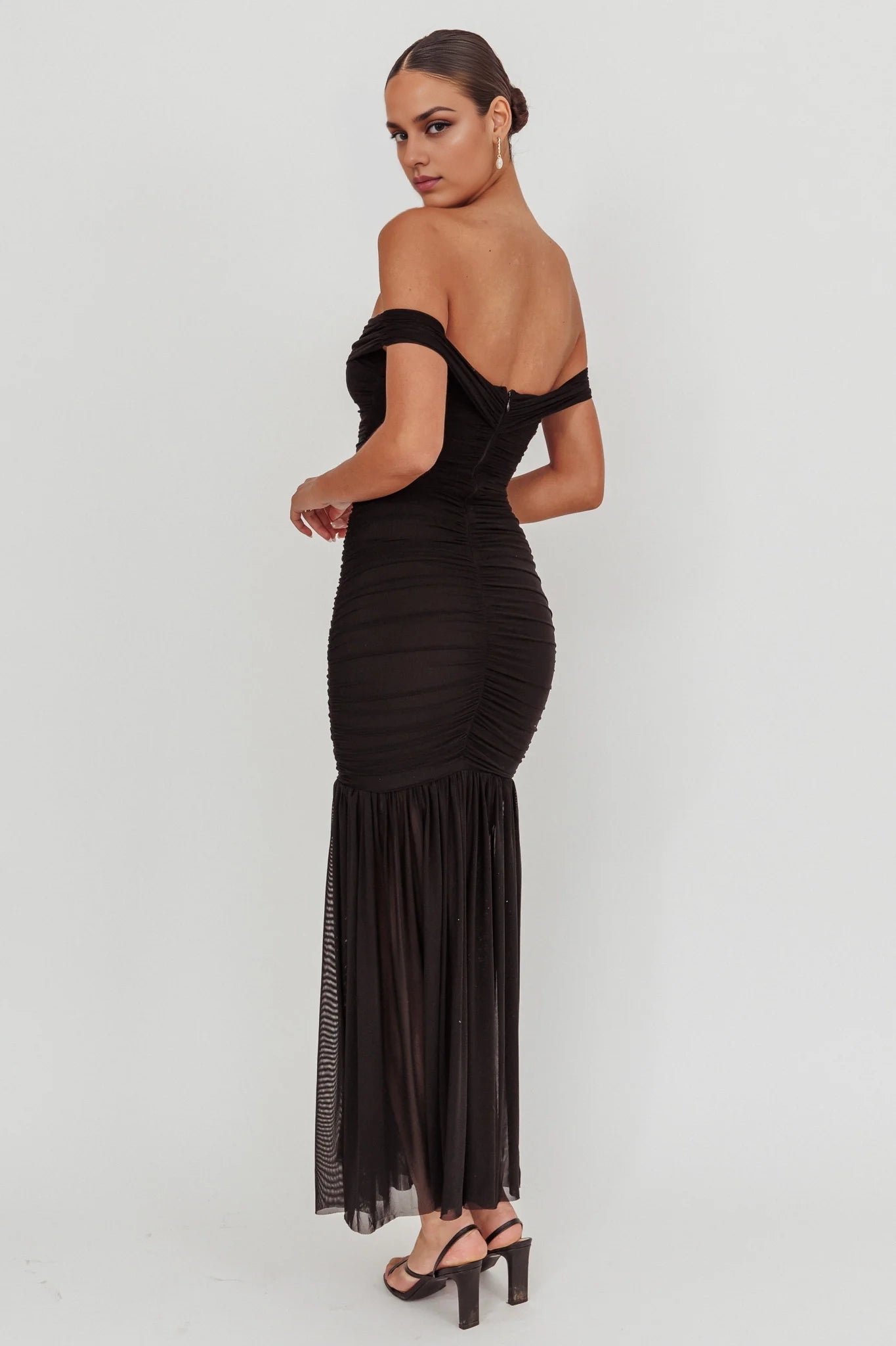 The highly anticipated pleated mesh shoulder length invisible back zipper Homecoming Dresses