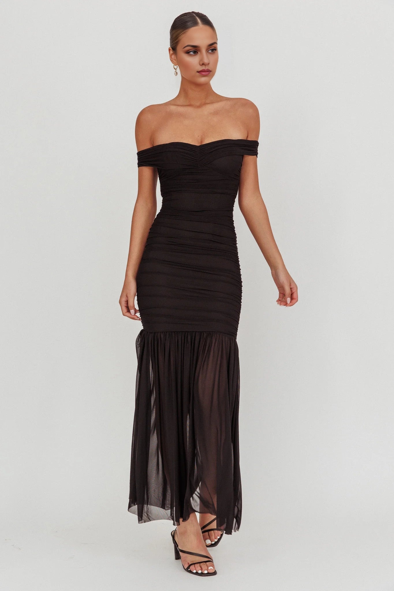 The highly anticipated pleated mesh shoulder length invisible back zipper Homecoming Dresses